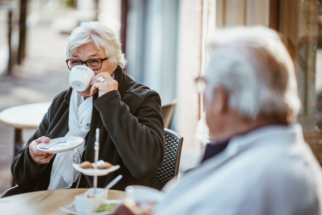 Gasten genieten van Van Balen Koffie