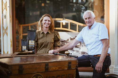 Willy van BAlen en Mariska van Balen bij oude bakfiets